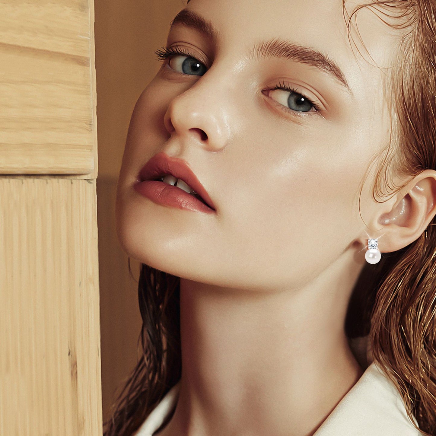 Fashionable freshwater pearl earrings s925 pure silver round strong light bulb earrings